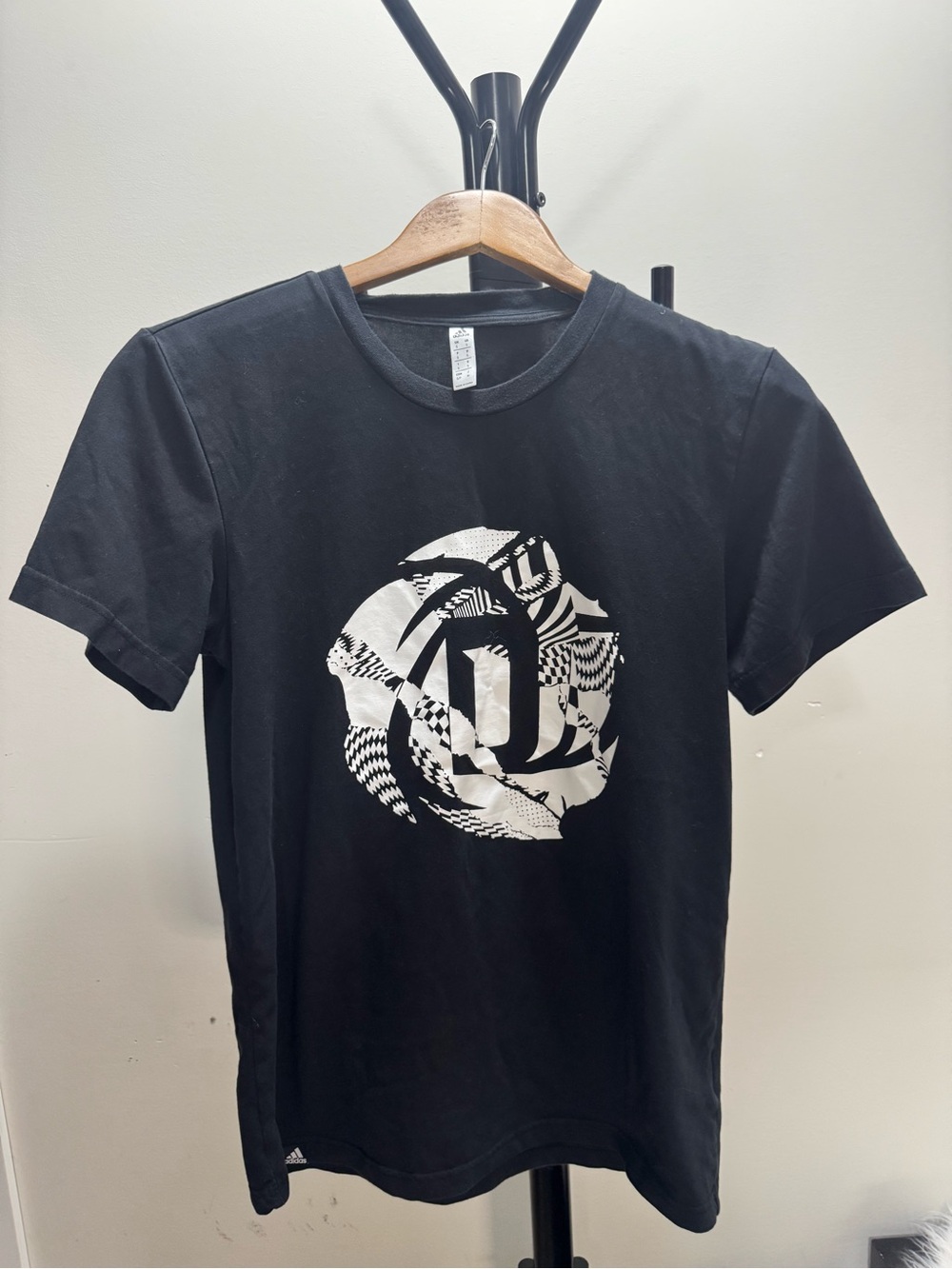 Adidas Drose Short-Sleeve Graphic Tee with White Print Logo size Small Men2018